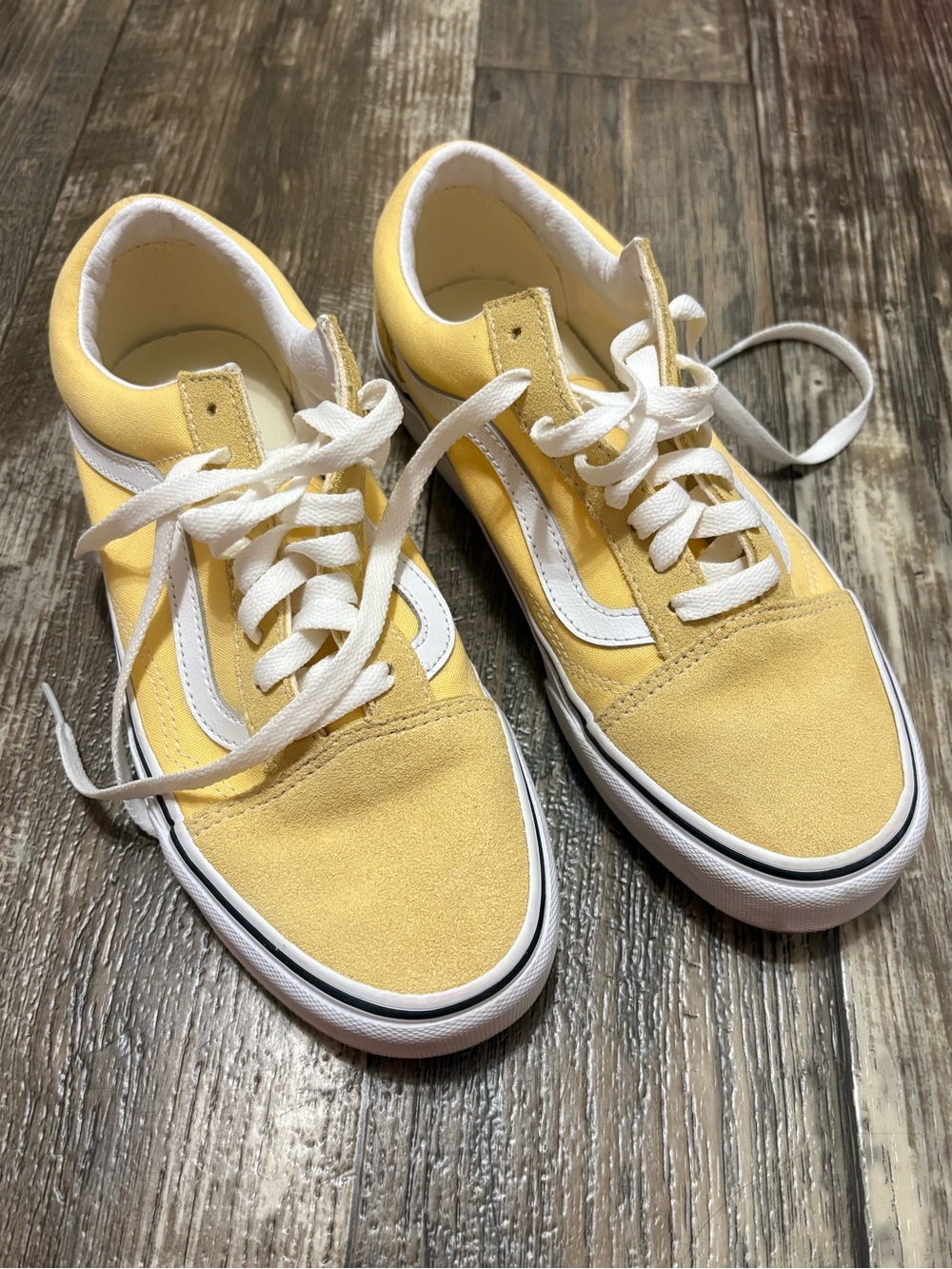 Vans Women’s Yellow and White Old Skool Canvas Sneakers